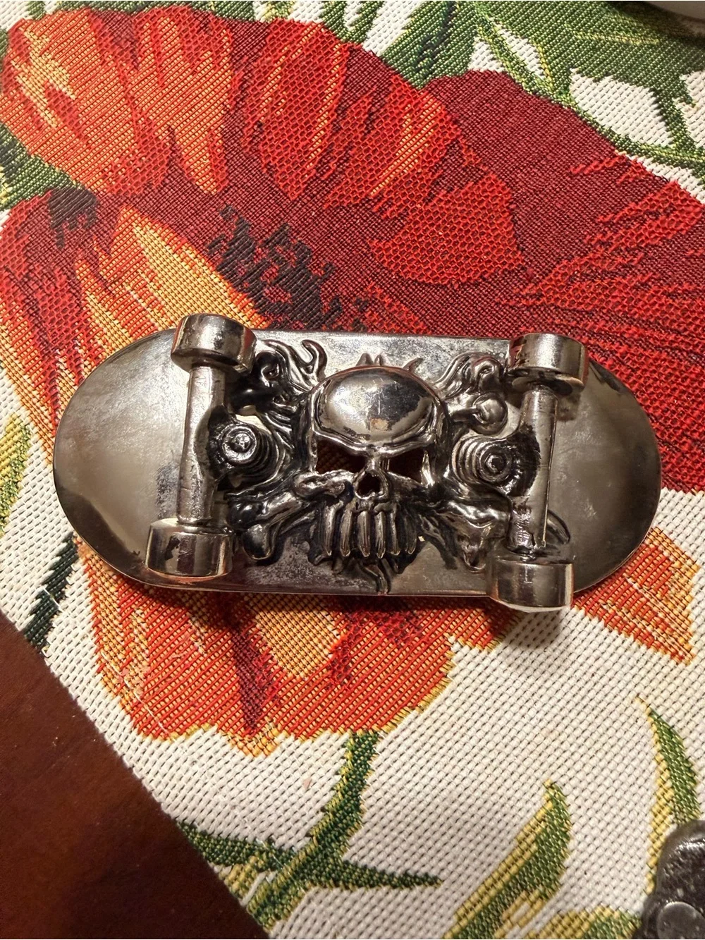 Skull Skateboard Belt Buckle - Silver Tone